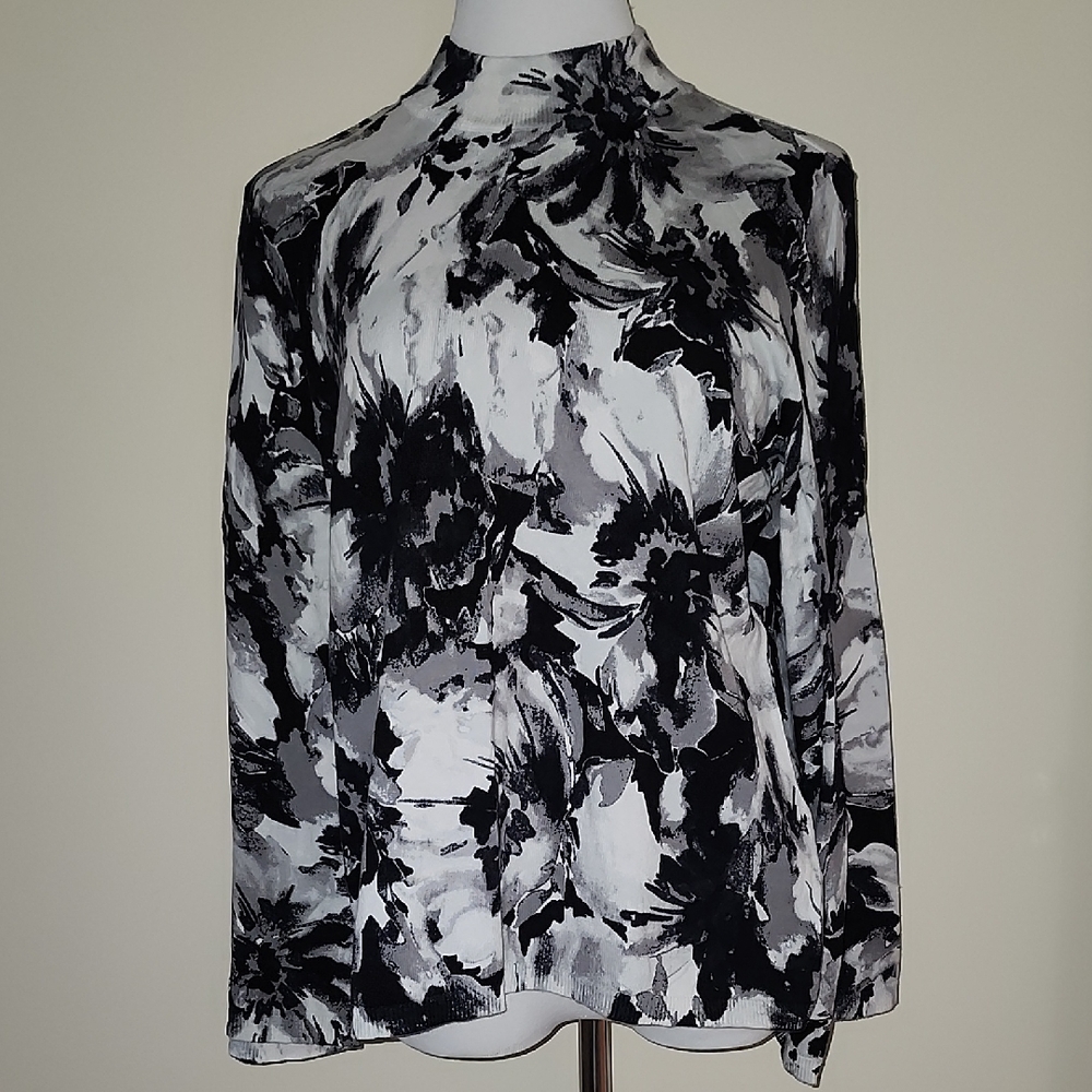 Chico's Black, White & Gray Floral Mock Neck Long Sleeve Top